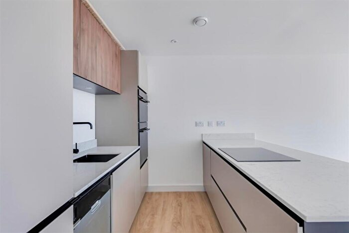 2 Bedroom Apartment To Rent In Windsor Gardens Windsor Road, Penarth, Cardiff, CF64