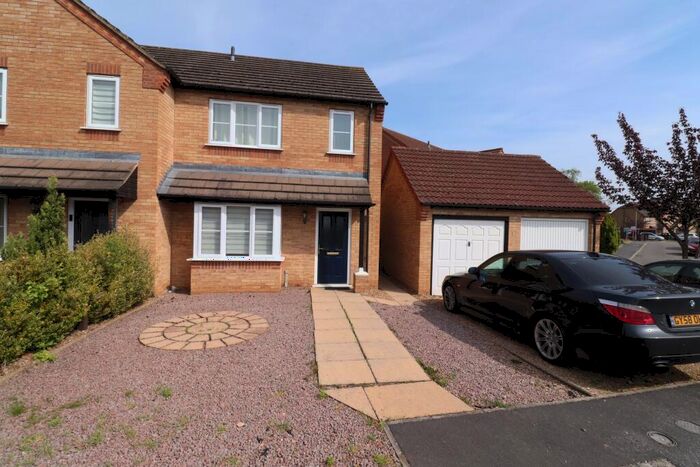 3 Bedroom Semi-Detached House For Sale In Harveys Close, Spalding, PE11