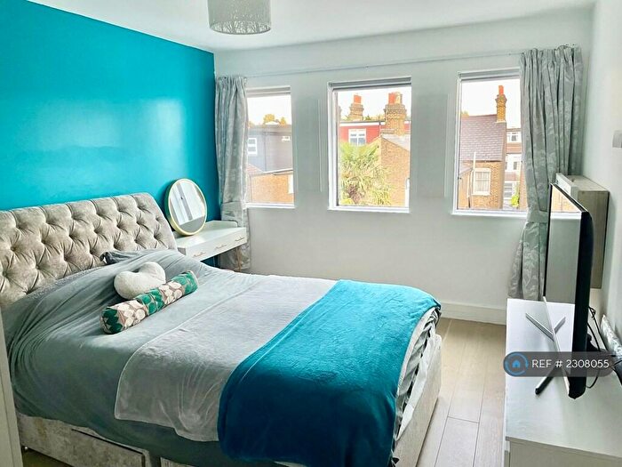 1 Bedroom Flat To Rent In Osborn House, London, SE3
