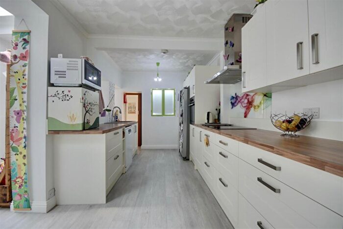 3 Bedroom Terraced House For Sale In London Road, Portsmouth, PO2