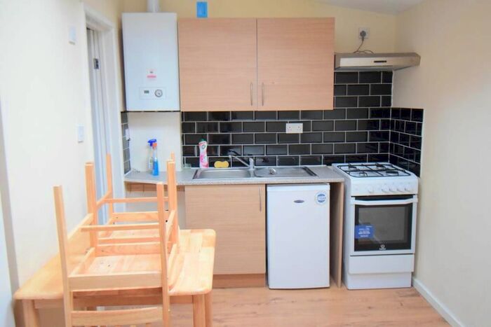 Studio To Rent In Aylmer Road, Leytonstone, E11