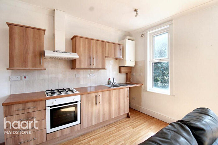 1 Bedroom Apartment To Rent In Buckland Hill, Maidstone, ME16