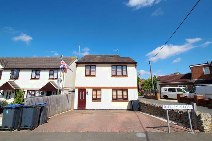 2 Bedroom Ground Flat To Rent In Ruxley Close, Royal Wootton Bassett, SN4