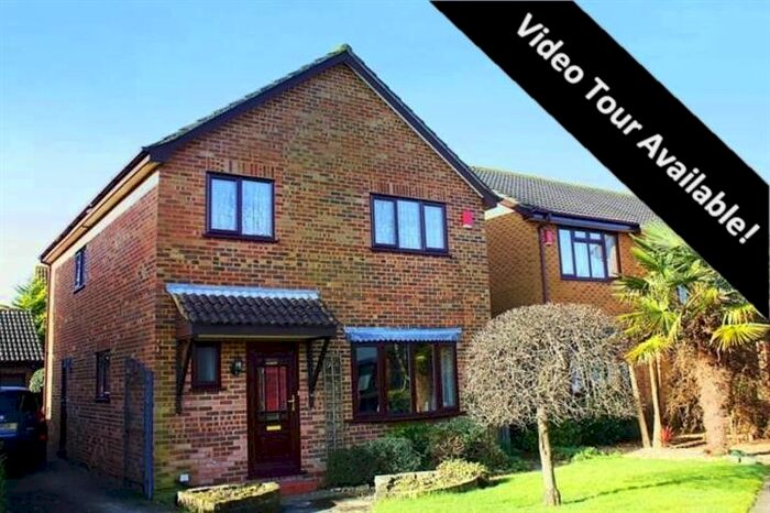 4 Bedroom Property To Rent In Drew Close, Poole, BH12