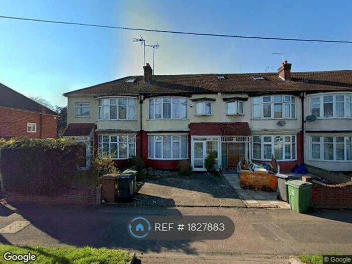 2 Bedroom Flat To Rent In Sewardstone Rd, London, E4