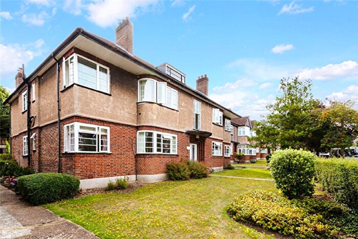 3 Bedroom Apartment To Rent In Grove Avenue, Sutton, Surrey, SM1