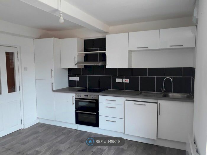 2 Bedroom Flat To Rent In George Street -, Walsall, WS1