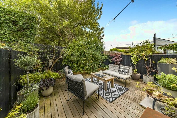 3 Bedroom Terraced House For Sale In Ripley, Surrey, GU23