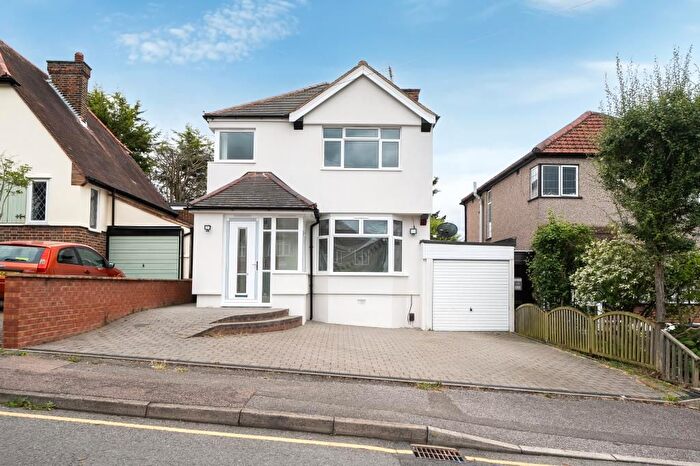 4 Bedroom Detached House To Rent In Potter Street, Northwood, HA6