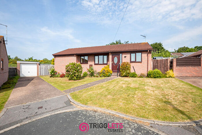 3 Bedroom Detached Bungalow For Sale In Steeton Court, Elsecar, Barnsley, S74