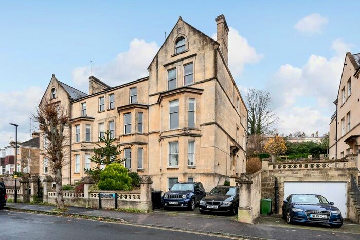 7 Bedroom Flat To Rent In Lime Grove, Bath, BA2