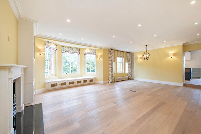 3 Bedroom Flat To Rent In The Pryors, East Heath Road, NW3