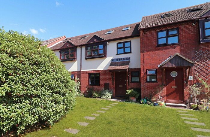 3 Bedroom Terraced House For Sale In Satchell Lane, Hamble, SO31