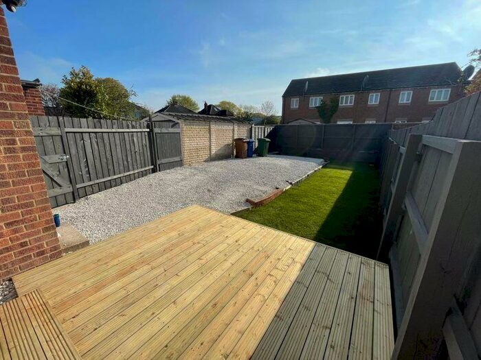 3 Bedroom Semi-Detached House To Rent In Golf Links Road, Hull, HU6