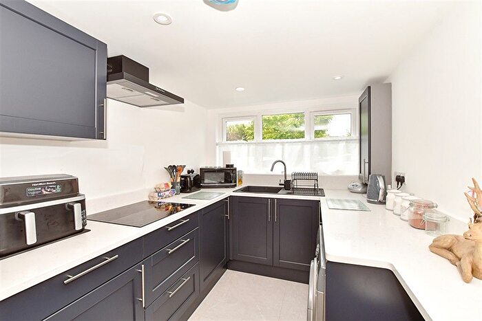 3 Bedroom Semi-Detached House For Sale In Knaves Acre, Headcorn, Kent, TN27