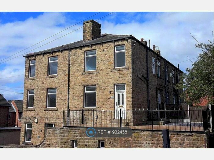 3 Bedroom Terraced House To Rent In Camm Lane, Mirfield, WF14