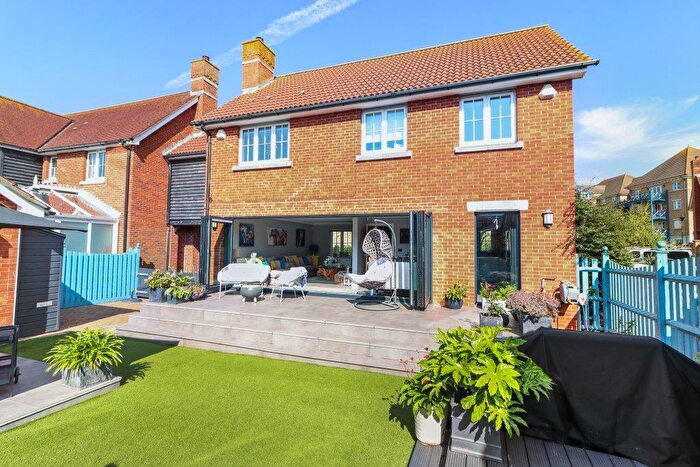 5 Bedroom Detached House For Sale In Palmyra Place, Eastbourne, BN23