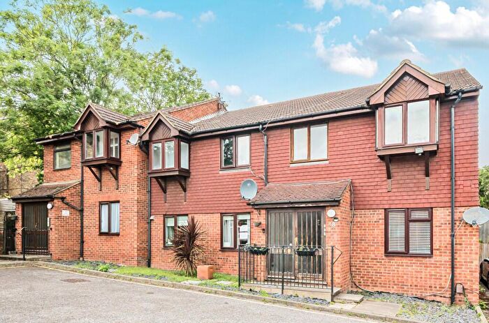 2 Bedroom Flat For Sale In St. Dunstans Road, London, SE25