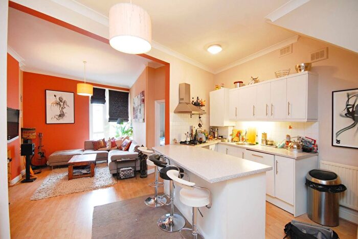 1 Bedroom Flat To Rent In Balham High Road, Balham, London, SW12