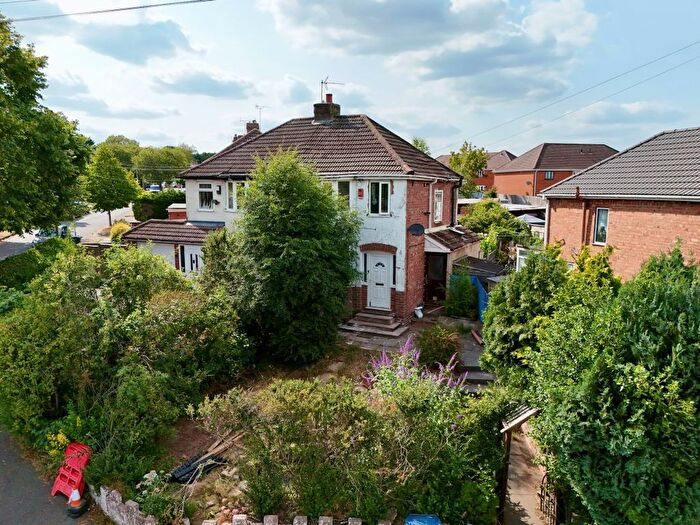 3 Bedroom Semi-Detached House For Sale In Ryde Park Road, Rednal, Birmingham, B45