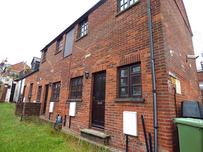 2 Bedroom Cottage For Sale In Union Road, Ryde, PO33