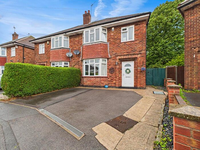 3 Bedroom Semi-Detached House For Sale In Radcliffe Drive, DE22