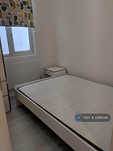 2 Bedroom Flat To Rent In Kingsland Road, London, E2