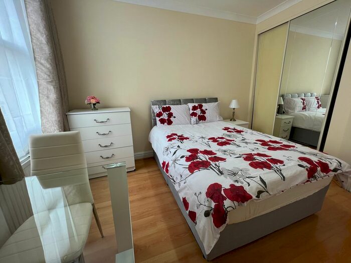 2 Bedroom Flat To Rent In Cromwell Road, London, SW7