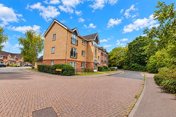 2 Bedroom Flat For Sale In Priestley Road, Stevenage, SG2