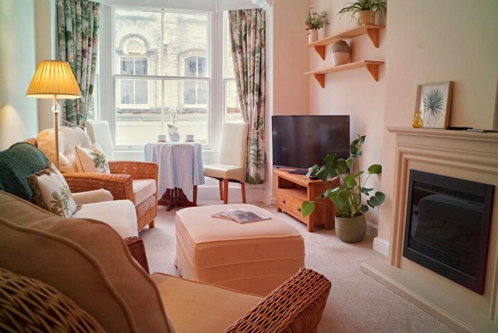 2 Bedroom Flat For Sale In Cheap Street Sherborne, DT9