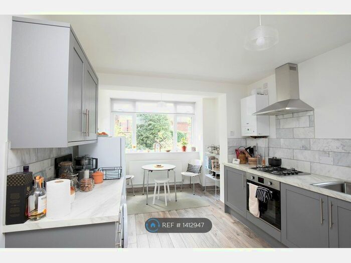 2 Bedroom Flat To Rent In Cyprus Road, Nottingham, NG3