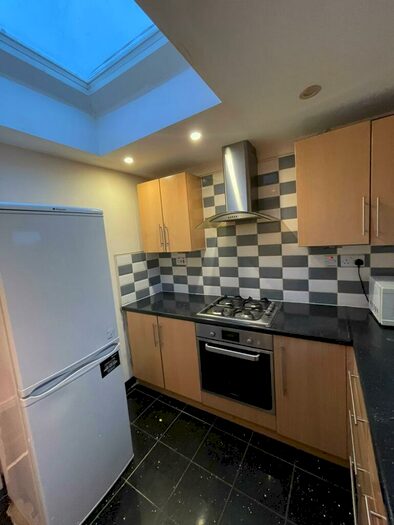 2 Bedroom Flat To Rent In Browning Road, London, E12