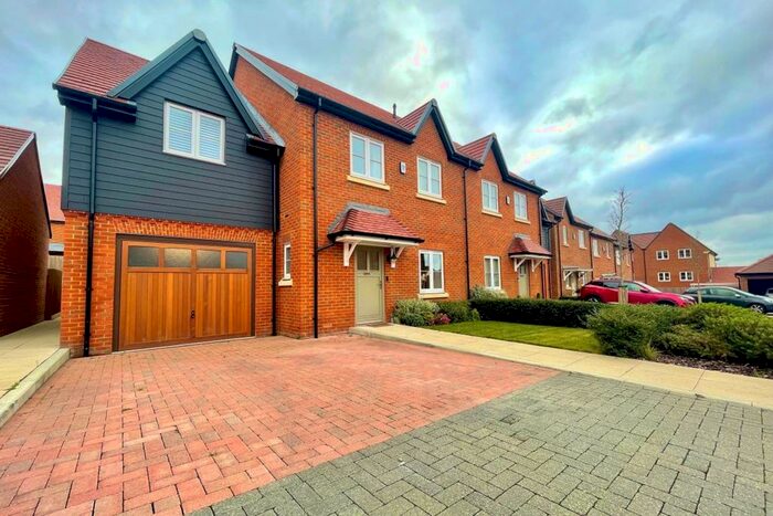 4 Bedroom Property To Rent In Mallow Grove, Warfield, Bracknell RG42