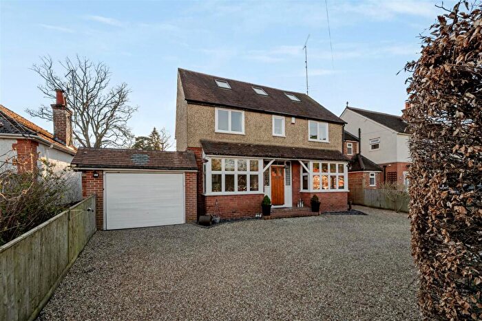 4 Bedroom Detached House For Sale In Peppard Road, Sonning Common, Reading, RG4