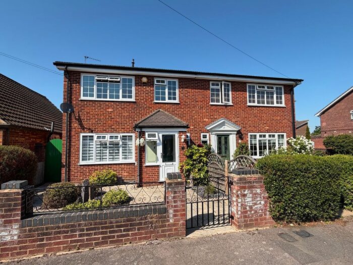 4 Bedroom Semi-Detached House For Sale In Reedsfield Road, Ashford, TW15