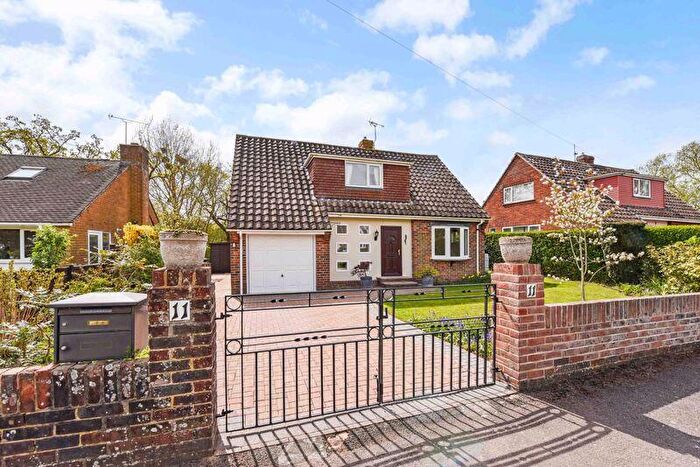 3 Bedroom Detached House For Sale In Bourne Close, Chichester, PO19