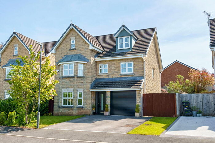 5 Bedroom Detached House For Sale In Mayflower Close, Glossop, SK13