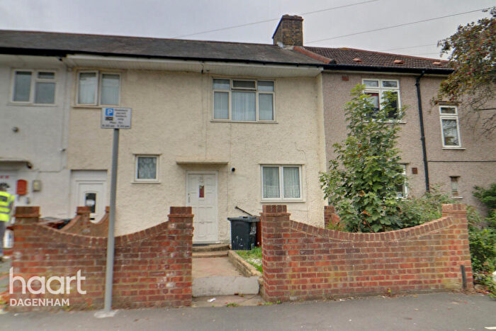 3 Bedroom Terraced House For Sale In Lindisfarne Road, Dagenham, RM8