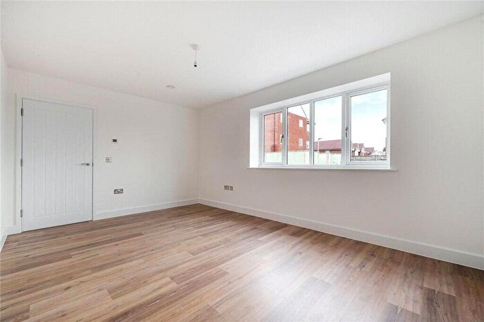 2 Bedroom Apartment To Rent In Coudray Mews, Adworth, Reading, RG7