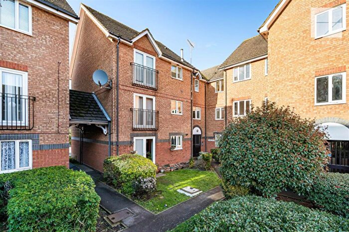 1 Bedroom Flat For Sale In Farthingale Court, Waltham Abbey, EN9