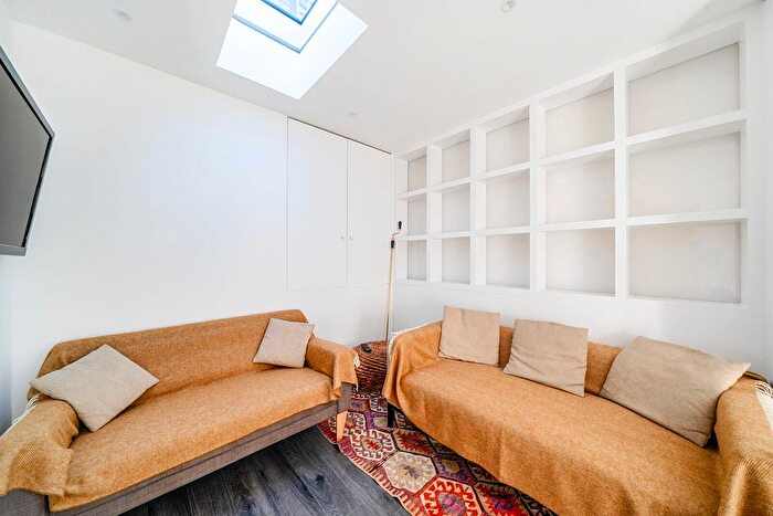 1 Bedroom Flat For Sale In Artillery Row, Pimlico, London, SW1P