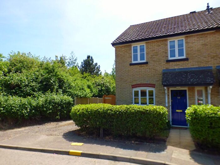 3 Bedroom Semi-Detached House For Sale In Hill Farm Road, NR15