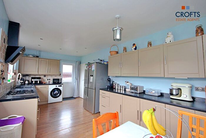 3 Bedroom Semi-Detached House For Sale In Robert Close, Immingham, DN40