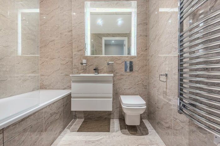 2 Bedroom Apartment To Rent In Newbury, Berkshire, RG14