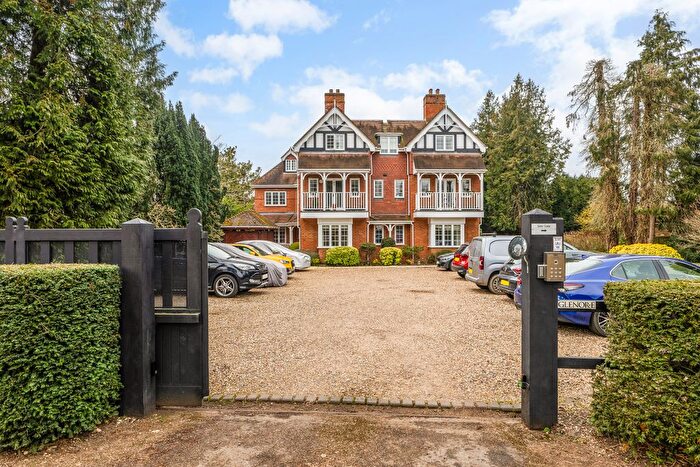 2 Bedroom Flat For Sale In Berries Road, Cookham, SL6