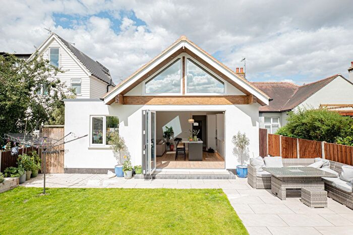 3 Bedroom Semi-Detached Bungalow For Sale In Stambridge Road, Rochford, SS4