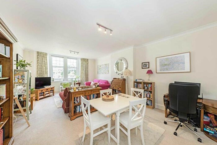 1 Bedroom Flat For Sale In Frognal, Hampstead, NW3