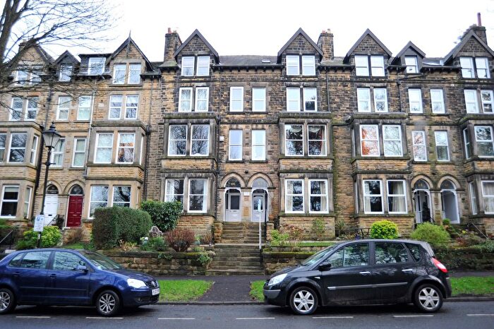 2 Bedroom Flat To Rent In Valley Drive, Harrogate, HG2