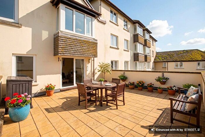 2 Bedroom Flat For Sale In Leander Court, Strand, Teignmouth, TQ14