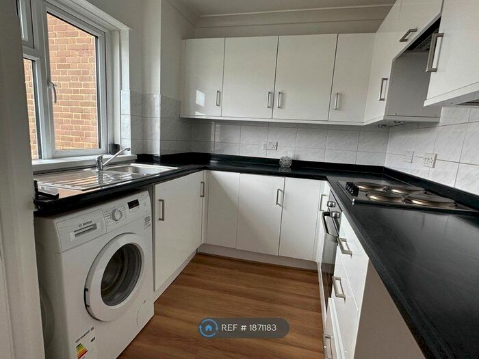 2 Bedroom Flat To Rent In Farnham Road, Slough, SL2